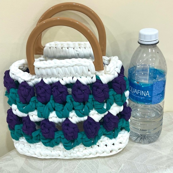 Stylish Handcrafted Mini Bag - Picture 8 of 8